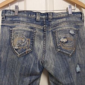 2B BEBE Factory Distressed Cropped Jeans